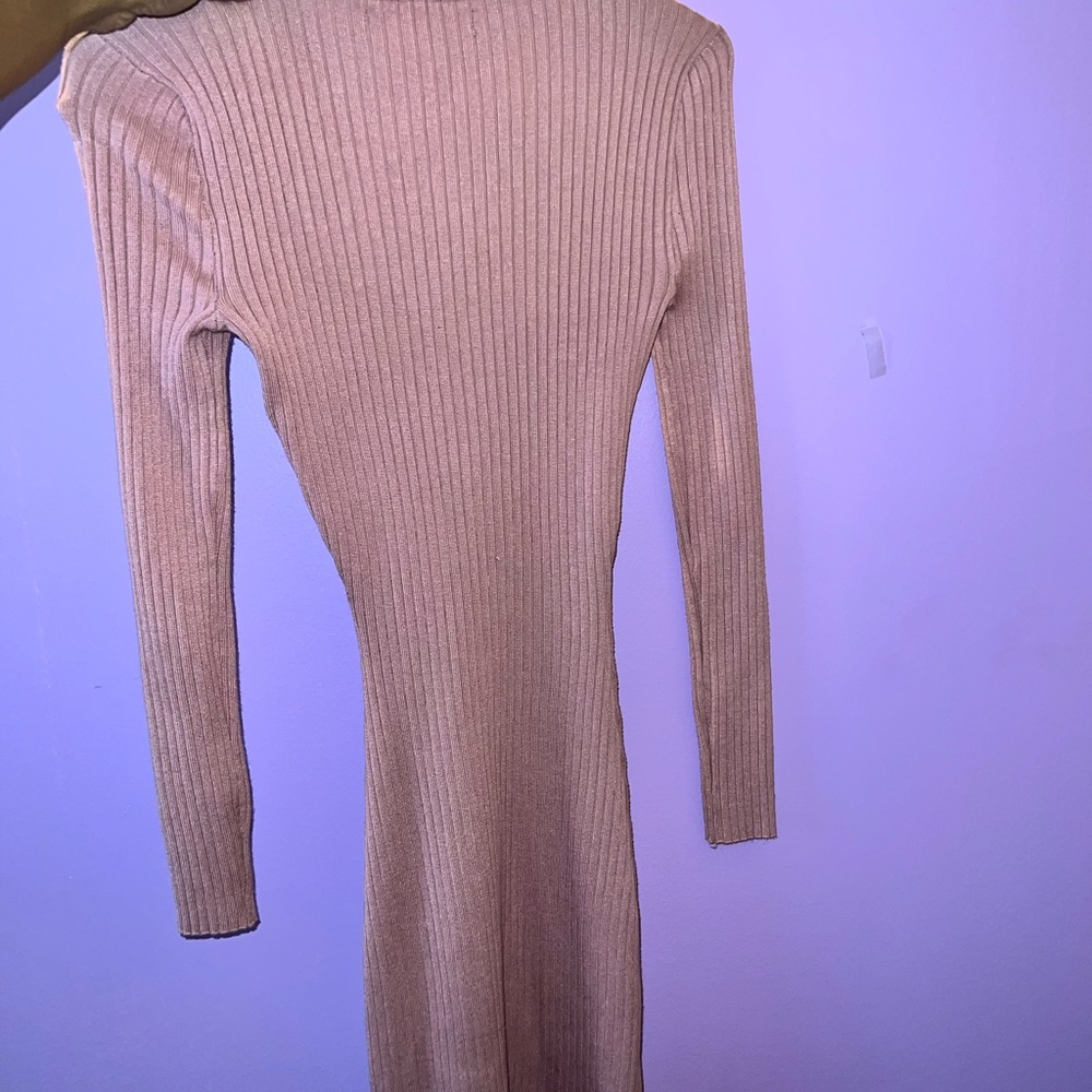 Fall Pink dress, with long sleeves. Stretch